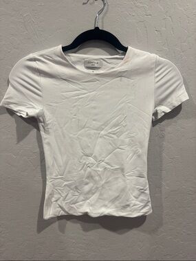 Aritzia White Short Sleeve Crewneck Tee